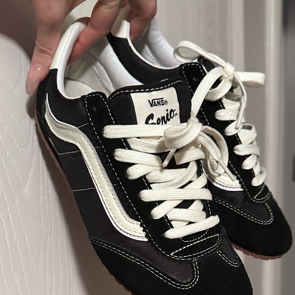 Vans Women's Black and White Lowpro sneakers